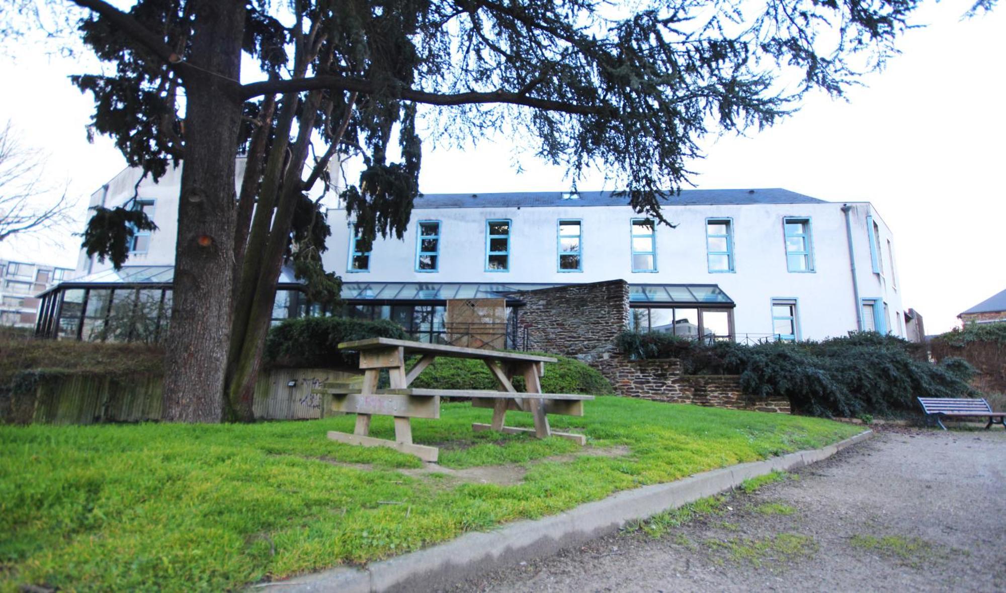 Hostel Ренн Экстерьер фото
